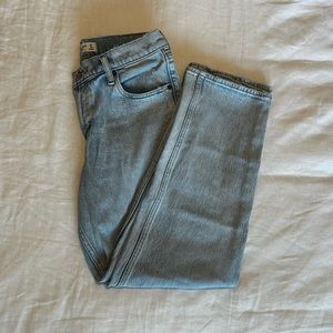 Abercrombie 90s Straight Low/Mid-Rise Jeans